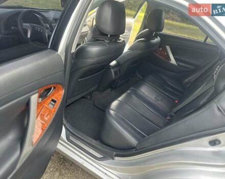 Серый Тойота Камри, объемом двигателя 2.4 л и пробегом 270 тыс. км за 8300 $, фото 11 на Automoto.ua