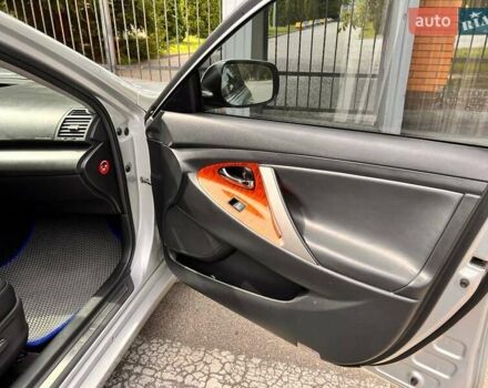 Сірий Тойота Камрі, об'ємом двигуна 2.36 л та пробігом 212 тис. км за 9800 $, фото 11 на Automoto.ua