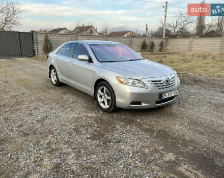 Серый Тойота Камри, объемом двигателя 3.5 л и пробегом 326 тыс. км за 14700 $, фото 2 на Automoto.ua