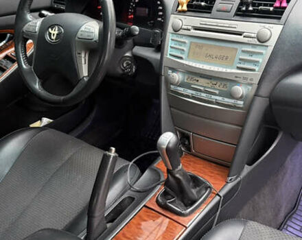 Серый Тойота Камри, объемом двигателя 2.36 л и пробегом 251 тыс. км за 7200 $, фото 18 на Automoto.ua