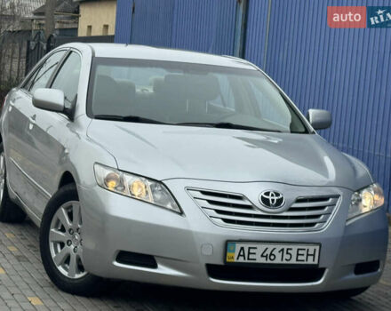 Сірий Тойота Камрі, об'ємом двигуна 2.4 л та пробігом 67 тис. км за 12900 $, фото 1 на Automoto.ua