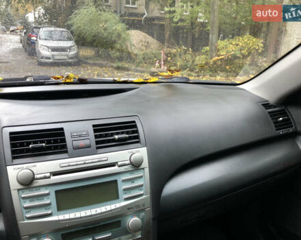 Серый Тойота Камри, объемом двигателя 2.4 л и пробегом 176 тыс. км за 9700 $, фото 15 на Automoto.ua