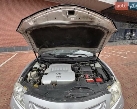 Серый Тойота Камри, объемом двигателя 3.5 л и пробегом 223 тыс. км за 8300 $, фото 63 на Automoto.ua