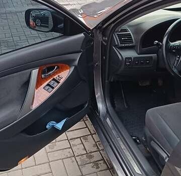 Сірий Тойота Камрі, об'ємом двигуна 2.4 л та пробігом 297 тис. км за 9150 $, фото 18 на Automoto.ua
