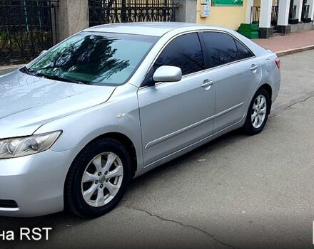 Серый Тойота Камри, объемом двигателя 2.4 л и пробегом 228 тыс. км за 6800 $, фото 1 на Automoto.ua