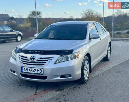 Тойота Камри 2008 в Жмеренке на Automoto.ua Серый Тойота Камри, объемом двигателя 2.36 л и пробегом 256 тыс. км за 8200 $, фото 2 на Automoto.ua