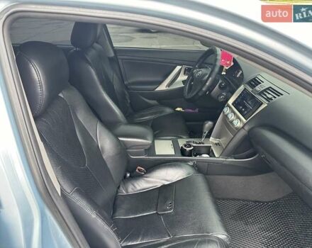 Серый Тойота Камри, объемом двигателя 2.36 л и пробегом 316 тыс. км за 8000 $, фото 10 на Automoto.ua