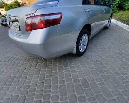 Серый Тойота Камри, объемом двигателя 2.4 л и пробегом 208 тыс. км за 8000 $, фото 16 на Automoto.ua