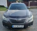 Сірий Тойота Камрі, об'ємом двигуна 2.4 л та пробігом 294 тис. км за 8010 $, фото 1 на Automoto.ua