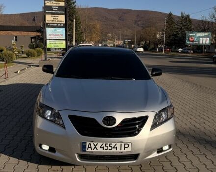 Серый Тойота Камри, объемом двигателя 2.4 л и пробегом 400 тыс. км за 9999 $, фото 1 на Automoto.ua