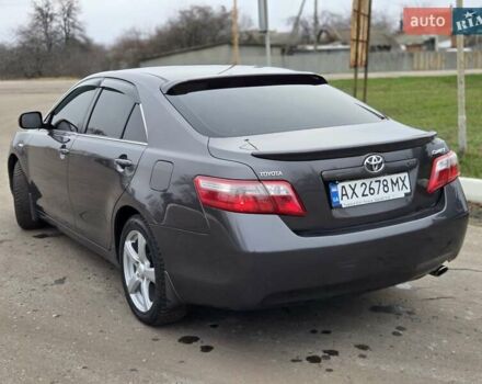 Серый Тойота Камри, объемом двигателя 2.36 л и пробегом 285 тыс. км за 9200 $, фото 19 на Automoto.ua