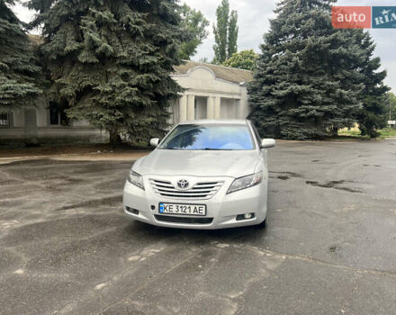 Серый Тойота Камри, объемом двигателя 2.4 л и пробегом 290 тыс. км за 8500 $, фото 3 на Automoto.ua