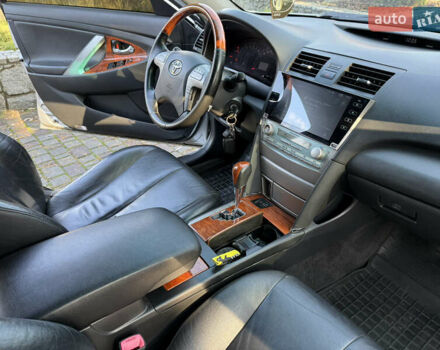Серый Тойота Камри, объемом двигателя 3.46 л и пробегом 280 тыс. км за 8700 $, фото 9 на Automoto.ua