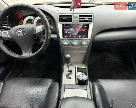 Серый Тойота Камри, объемом двигателя 2.36 л и пробегом 316 тыс. км за 8000 $, фото 12 на Automoto.ua