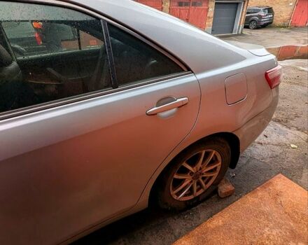 Серый Тойота Камри, объемом двигателя 2.4 л и пробегом 176 тыс. км за 3500 $, фото 4 на Automoto.ua