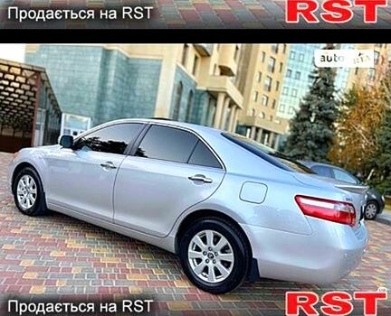 Сірий Тойота Камрі, об'ємом двигуна 2.4 л та пробігом 157 тис. км за 12500 $, фото 3 на Automoto.ua