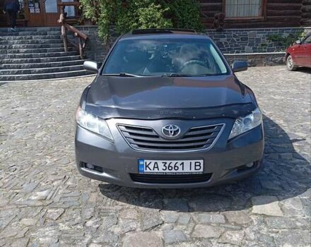 Серый Тойота Камри, объемом двигателя 2.36 л и пробегом 394 тыс. км за 8000 $, фото 1 на Automoto.ua