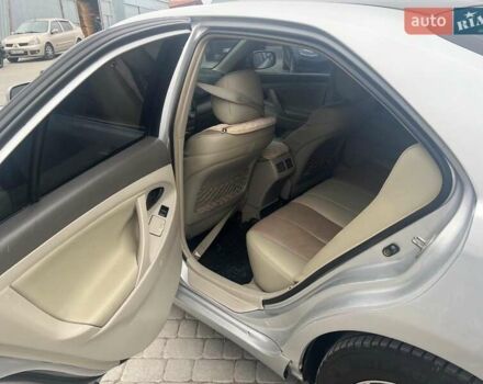 Серый Тойота Камри, объемом двигателя 2.4 л и пробегом 320 тыс. км за 5990 $, фото 23 на Automoto.ua