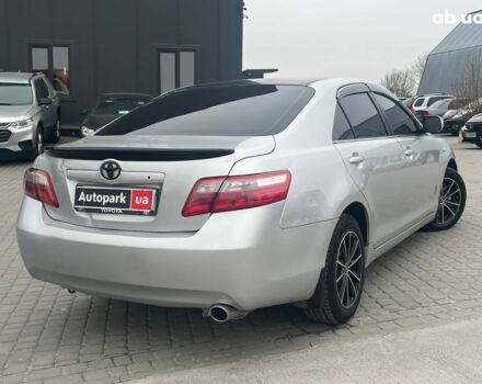 Серый Тойота Камри, объемом двигателя 2.4 л и пробегом 320 тыс. км за 5990 $, фото 8 на Automoto.ua