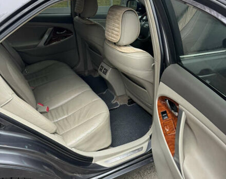 Сірий Тойота Камрі, об'ємом двигуна 3.5 л та пробігом 260 тис. км за 9400 $, фото 33 на Automoto.ua