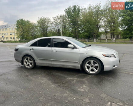 Серый Тойота Камри, объемом двигателя 2.4 л и пробегом 290 тыс. км за 8500 $, фото 5 на Automoto.ua