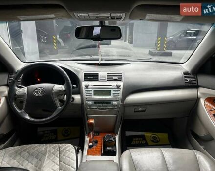 Сірий Тойота Камрі, об'ємом двигуна 3.46 л та пробігом 226 тис. км за 8500 $, фото 12 на Automoto.ua