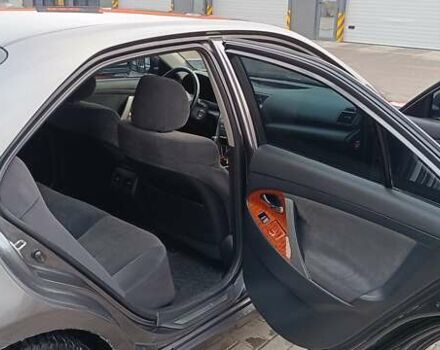 Сірий Тойота Камрі, об'ємом двигуна 2.4 л та пробігом 297 тис. км за 9150 $, фото 10 на Automoto.ua