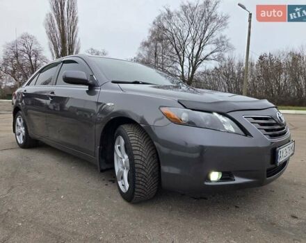 Серый Тойота Камри, объемом двигателя 2.36 л и пробегом 285 тыс. км за 9200 $, фото 7 на Automoto.ua