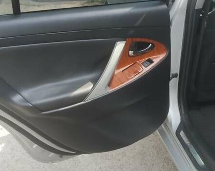 Серый Тойота Камри, объемом двигателя 2.4 л и пробегом 208 тыс. км за 8000 $, фото 6 на Automoto.ua