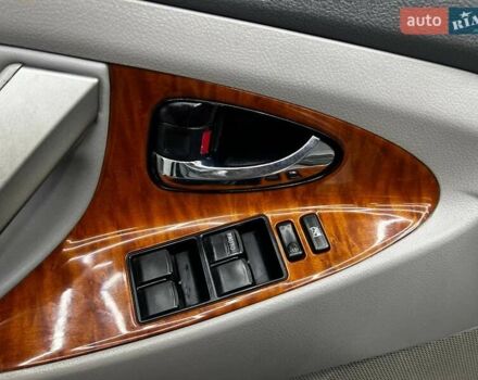 Сірий Тойота Камрі, об'ємом двигуна 3.46 л та пробігом 226 тис. км за 8500 $, фото 6 на Automoto.ua