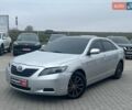 Серый Тойота Камри, объемом двигателя 2.4 л и пробегом 320 тыс. км за 5990 $, фото 1 на Automoto.ua