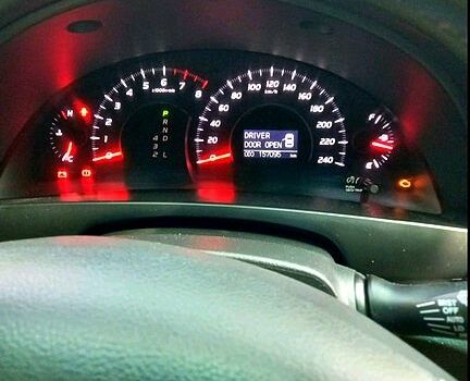 Сірий Тойота Камрі, об'ємом двигуна 2.4 л та пробігом 157 тис. км за 12500 $, фото 1 на Automoto.ua