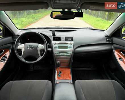Сірий Тойота Камрі, об'ємом двигуна 2.36 л та пробігом 327 тис. км за 9699 $, фото 18 на Automoto.ua