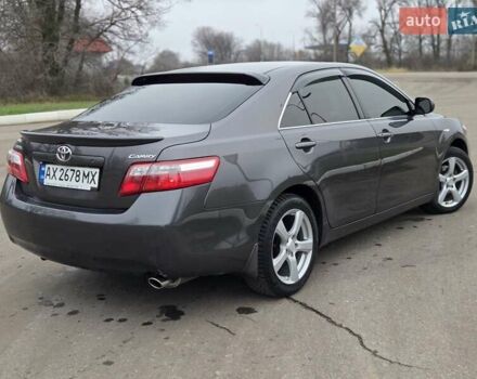 Серый Тойота Камри, объемом двигателя 2.36 л и пробегом 285 тыс. км за 9200 $, фото 18 на Automoto.ua