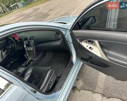 Серый Тойота Камри, объемом двигателя 2.36 л и пробегом 316 тыс. км за 8000 $, фото 11 на Automoto.ua