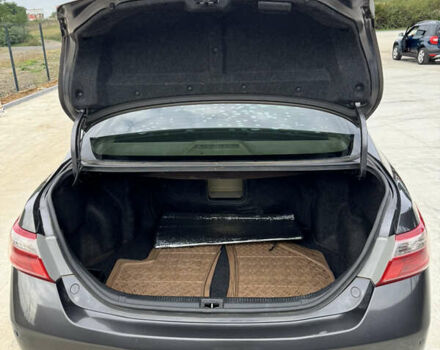 Серый Тойота Камри, объемом двигателя 3.5 л и пробегом 230 тыс. км за 10200 $, фото 4 на Automoto.ua