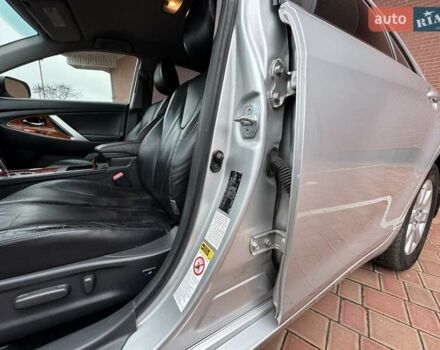Серый Тойота Камри, объемом двигателя 3.5 л и пробегом 223 тыс. км за 8300 $, фото 51 на Automoto.ua