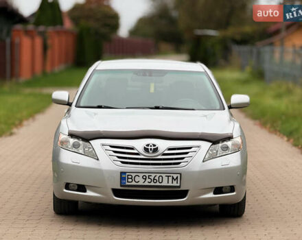 Сірий Тойота Камрі, об'ємом двигуна 2.36 л та пробігом 327 тис. км за 9699 $, фото 2 на Automoto.ua