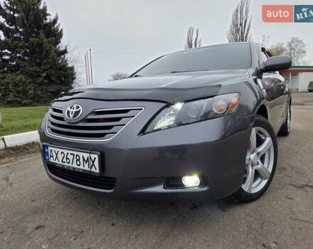 Серый Тойота Камри, объемом двигателя 2.36 л и пробегом 285 тыс. км за 9200 $, фото 3 на Automoto.ua