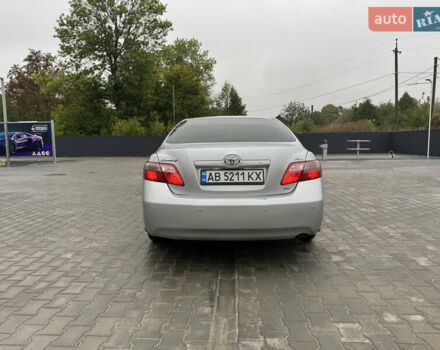 Сірий Тойота Камрі, об'ємом двигуна 2.4 л та пробігом 235 тис. км за 8300 $, фото 3 на Automoto.ua