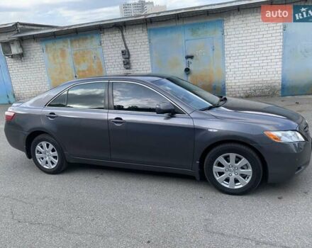 Серый Тойота Камри, объемом двигателя 3.5 л и пробегом 264 тыс. км за 8700 $, фото 1 на Automoto.ua