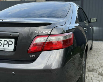 Серый Тойота Камри, объемом двигателя 3.46 л и пробегом 340 тыс. км за 9500 $, фото 4 на Automoto.ua