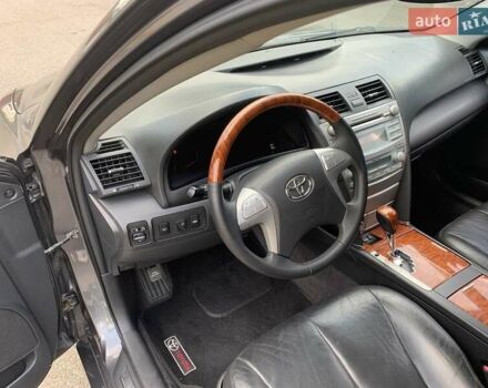 Серый Тойота Камри, объемом двигателя 3.5 л и пробегом 264 тыс. км за 8700 $, фото 25 на Automoto.ua