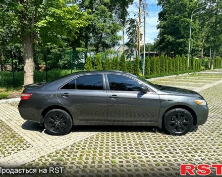 Сірий Тойота Камрі, об'ємом двигуна 2.4 л та пробігом 281 тис. км за 6300 $, фото 2 на Automoto.ua