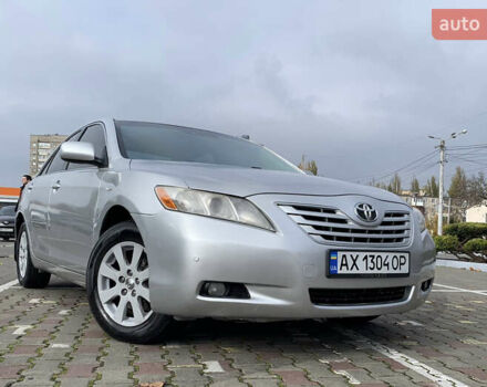 Сірий Тойота Камрі, об'ємом двигуна 2.4 л та пробігом 279 тис. км за 8200 $, фото 2 на Automoto.ua