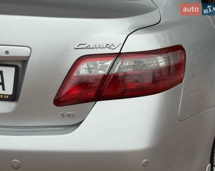 Серый Тойота Камри, объемом двигателя 3.5 л и пробегом 223 тыс. км за 8300 $, фото 19 на Automoto.ua