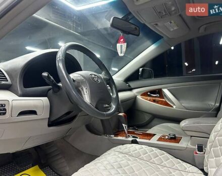 Сірий Тойота Камрі, об'ємом двигуна 3.46 л та пробігом 226 тис. км за 8500 $, фото 8 на Automoto.ua