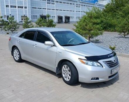 Серый Тойота Камри, объемом двигателя 2.4 л и пробегом 300 тыс. км за 8300 $, фото 1 на Automoto.ua