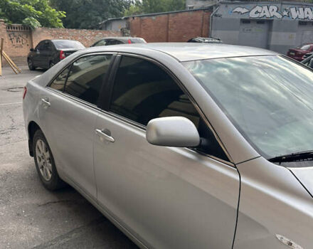 Сірий Тойота Камрі, об'ємом двигуна 2.4 л та пробігом 297 тис. км за 8500 $, фото 2 на Automoto.ua