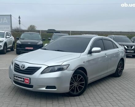 Серый Тойота Камри, объемом двигателя 2.4 л и пробегом 320 тыс. км за 5990 $, фото 1 на Automoto.ua